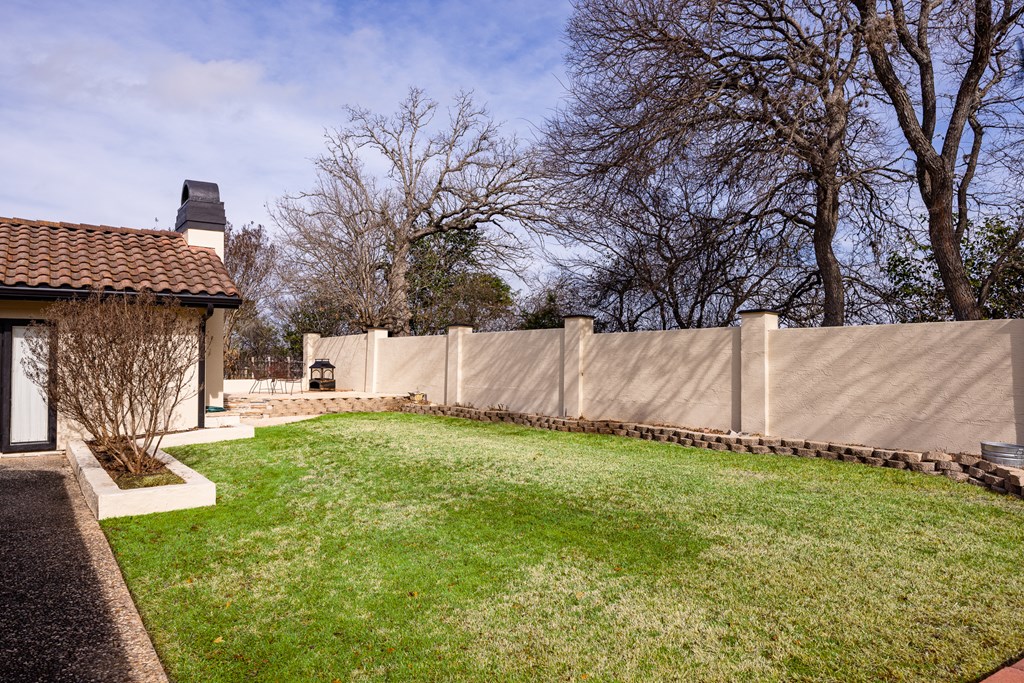 main property photo 7