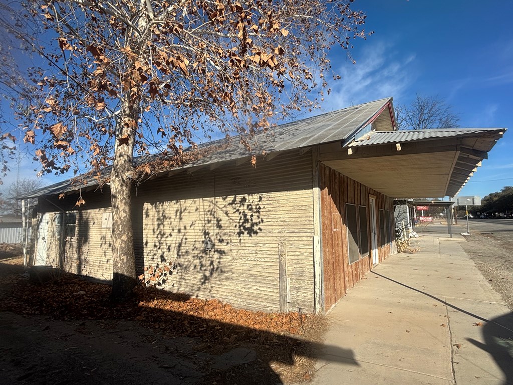 main property photo 17