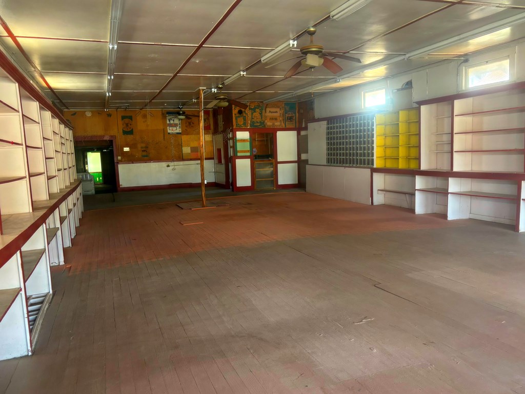 main property photo 33