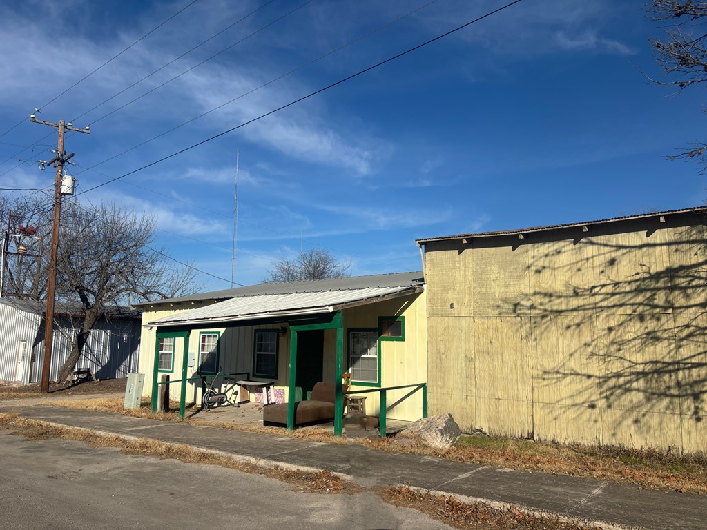 main property photo 4