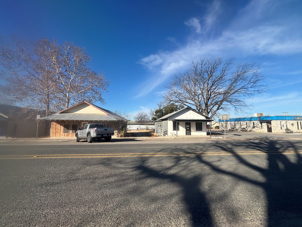 main property photo 6