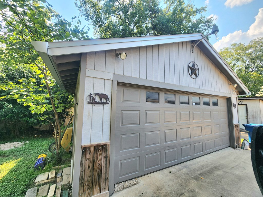 main property photo 17