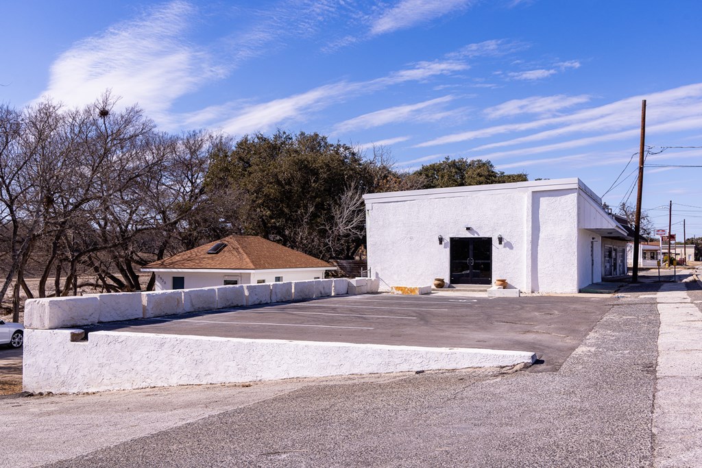 main property photo 11