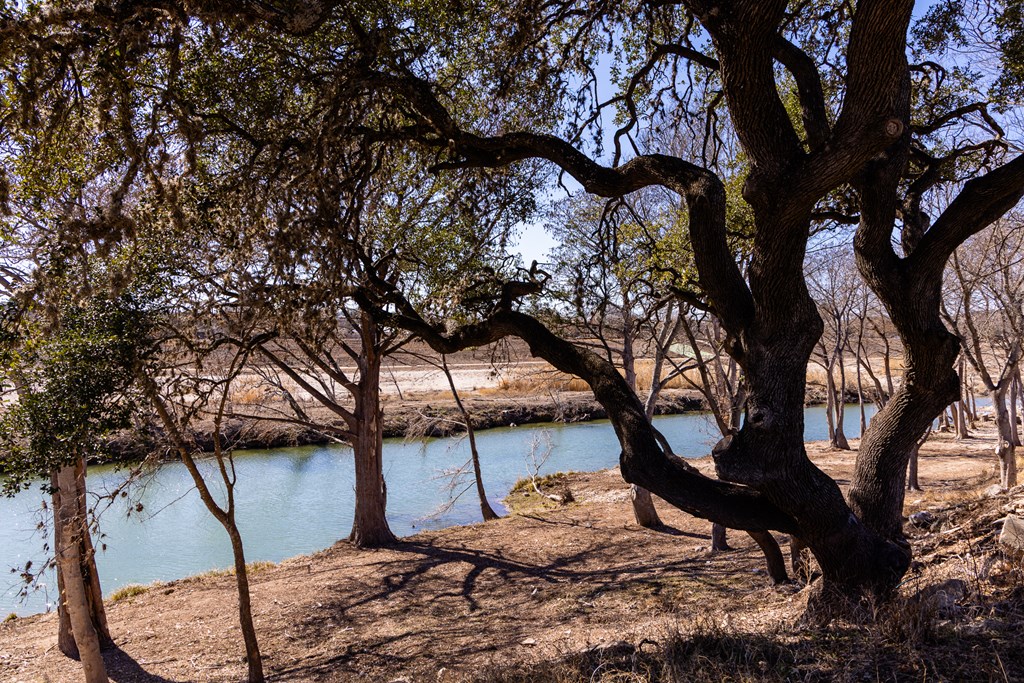 main property photo 50
