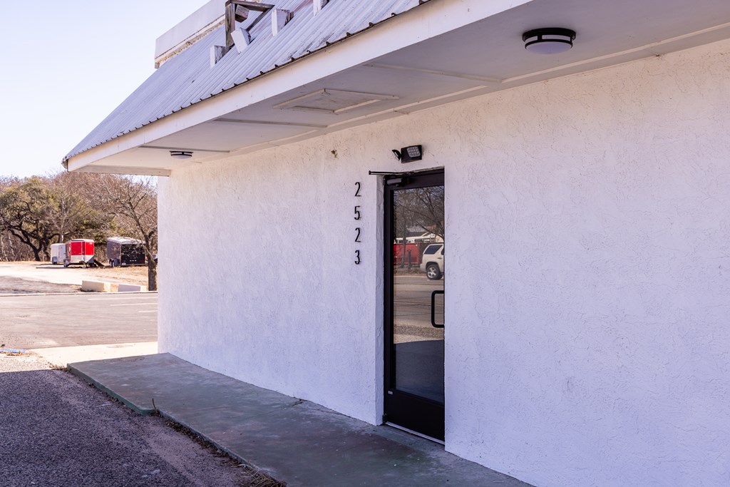 main property photo 14