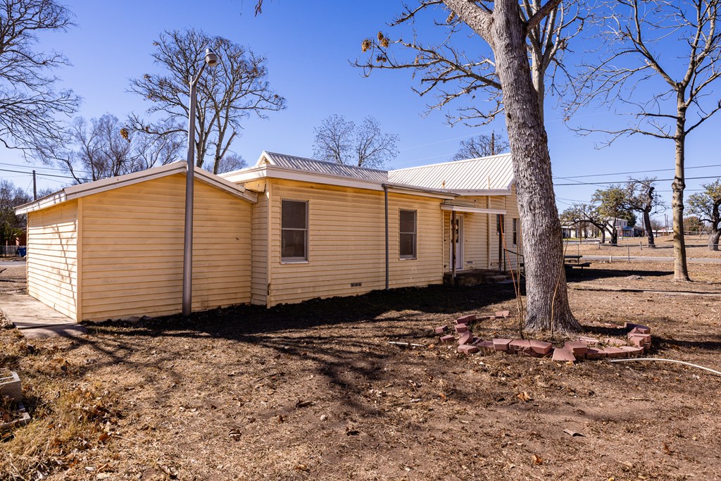 main property photo 23