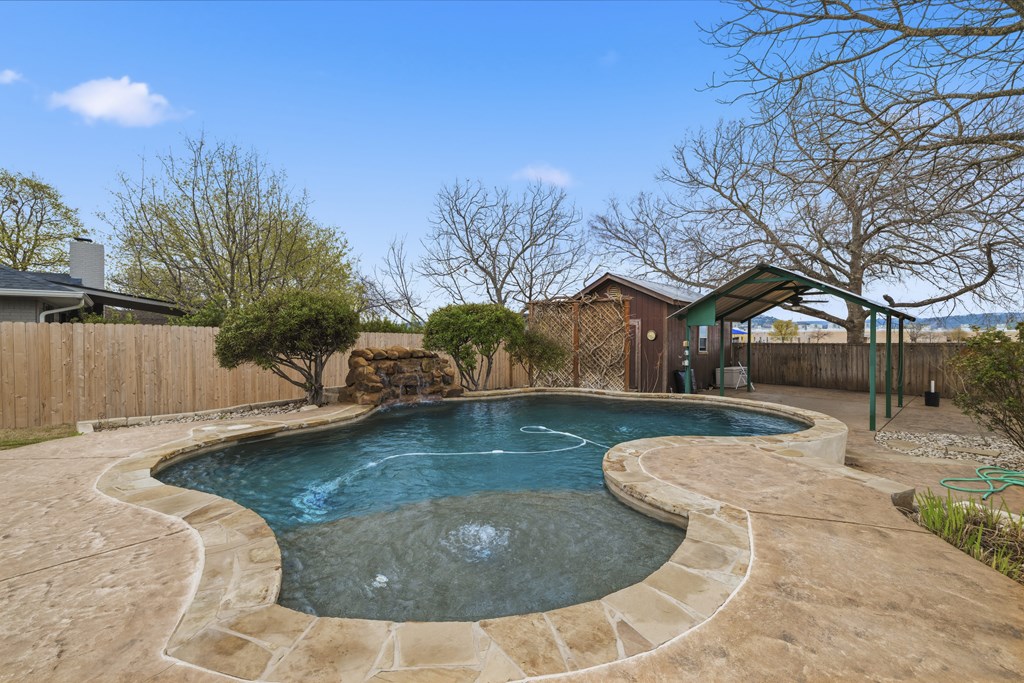 main property photo 19