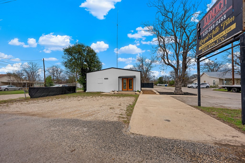 main property photo 6