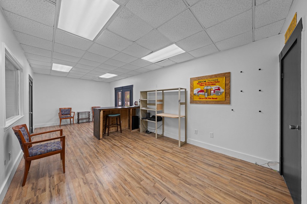 main property photo 8