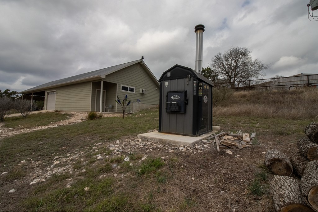 main property photo 30