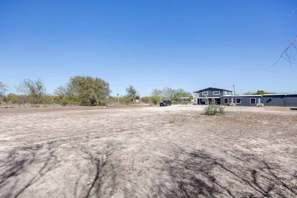 main property photo 13