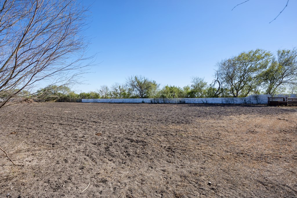main property photo 32