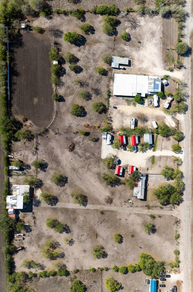 main property photo 37