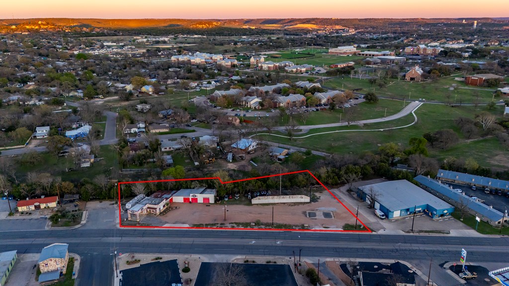 main property photo 9