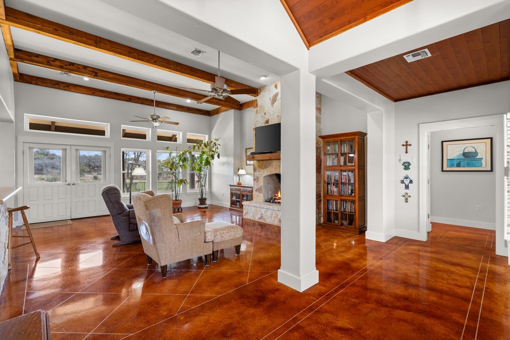 main property photo 13