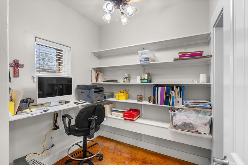 main property photo 23