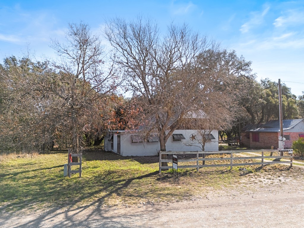 main property photo 28