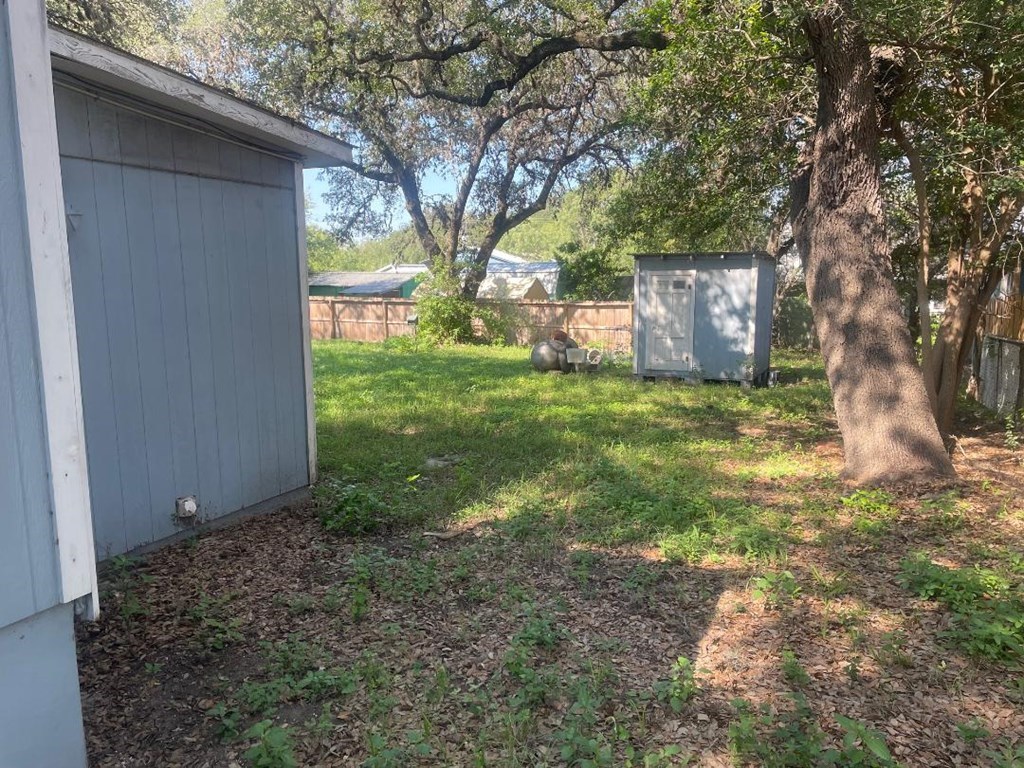 main property photo 10