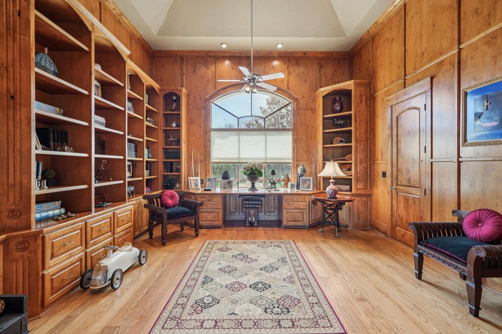 main property photo 12