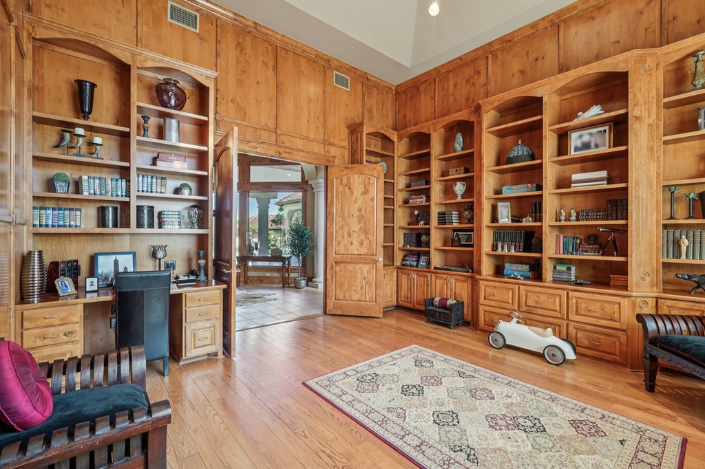 main property photo 13