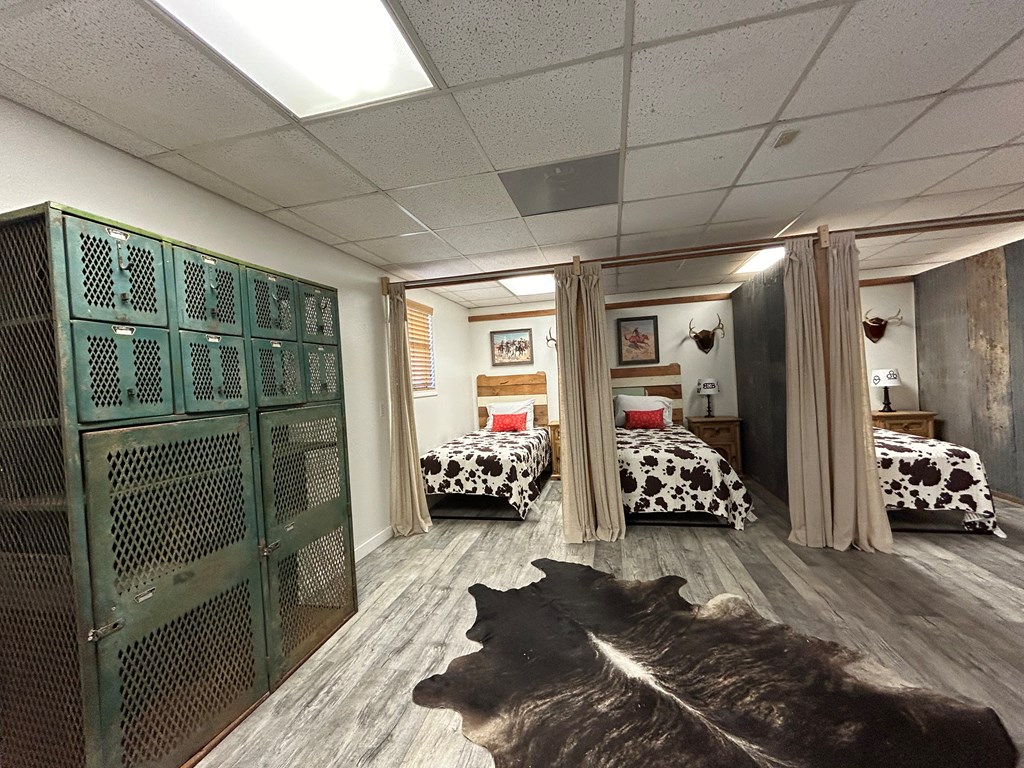 main property photo 11