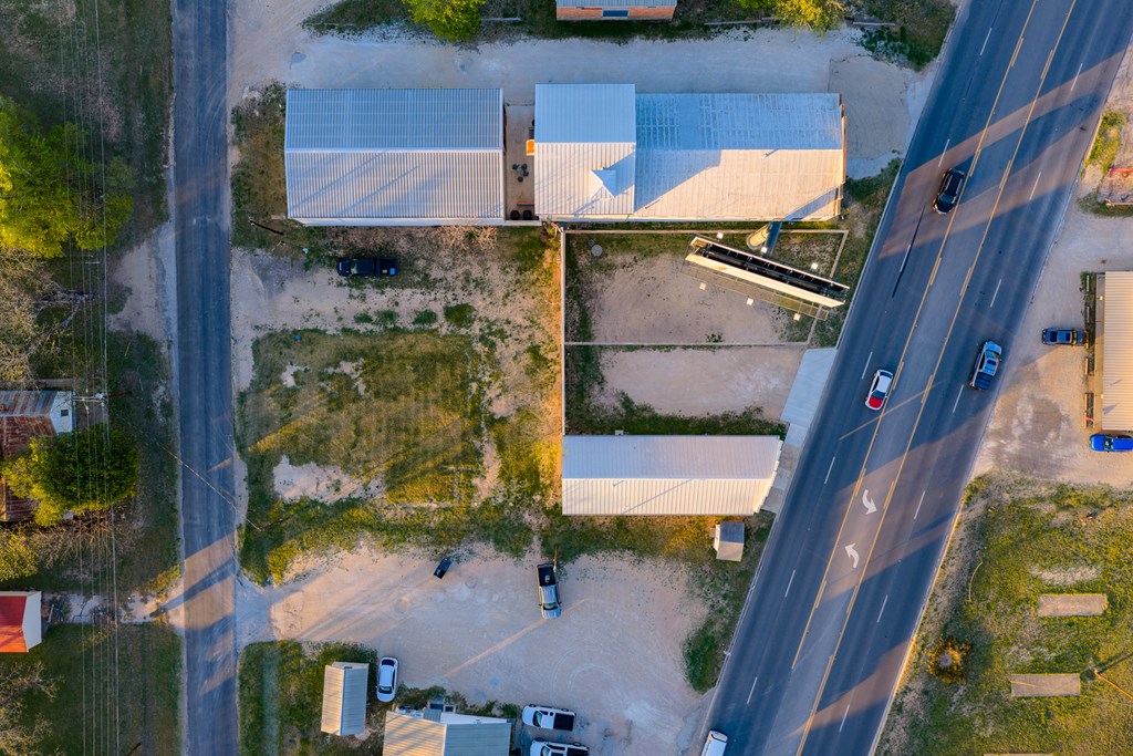 main property photo 40