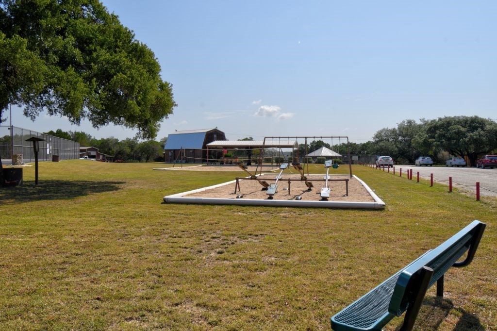 main property photo 6