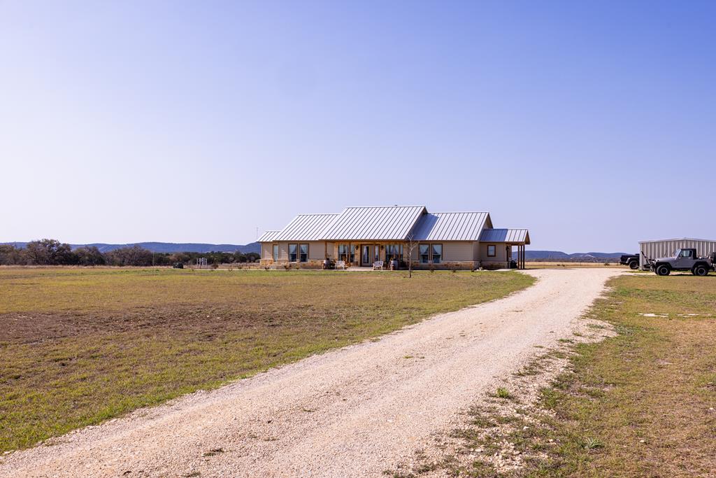 main property photo 40