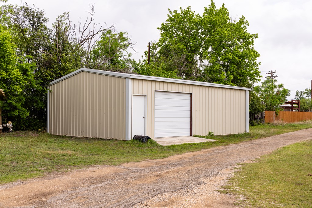 main property photo 25