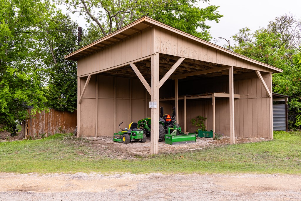 main property photo 26