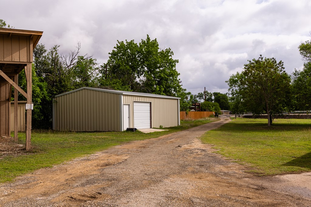main property photo 31