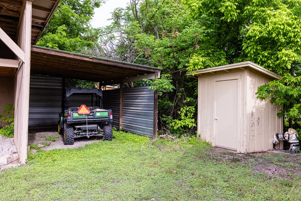 main property photo 33