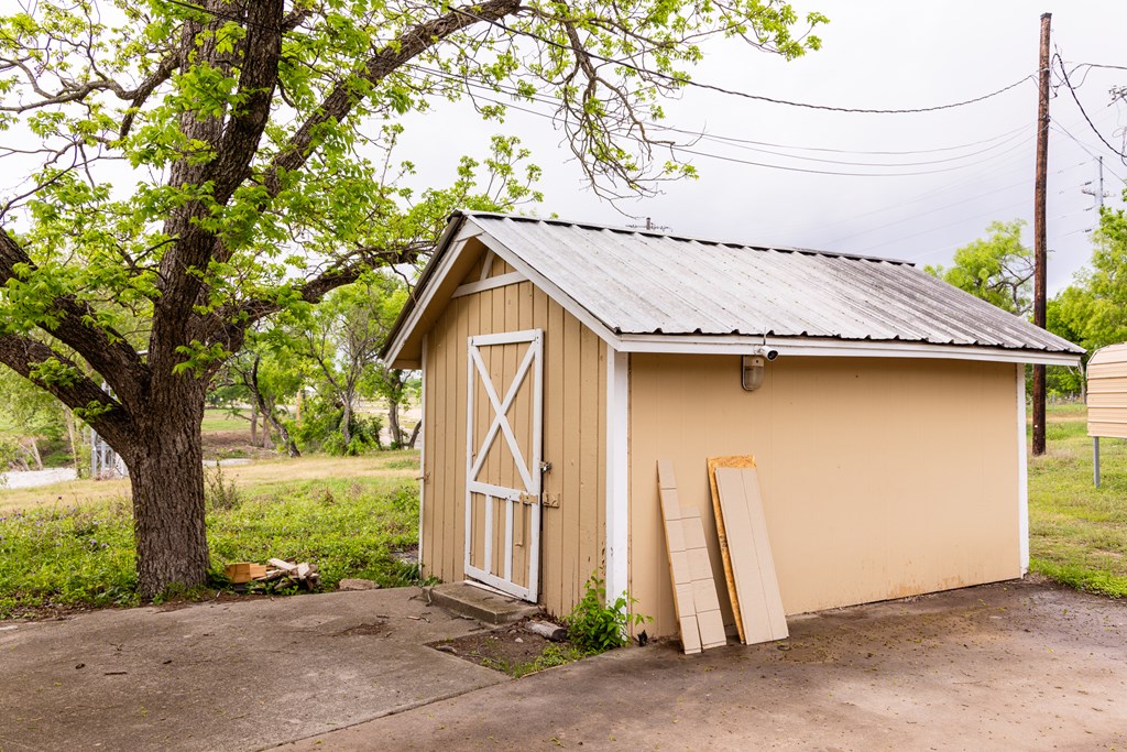 main property photo 34