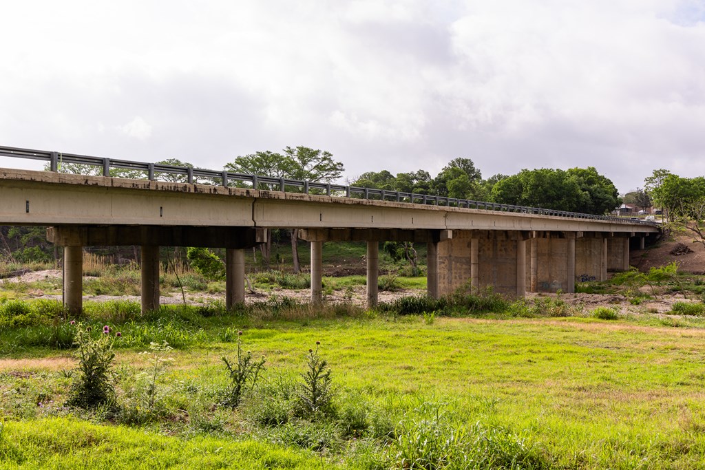 main property photo 40