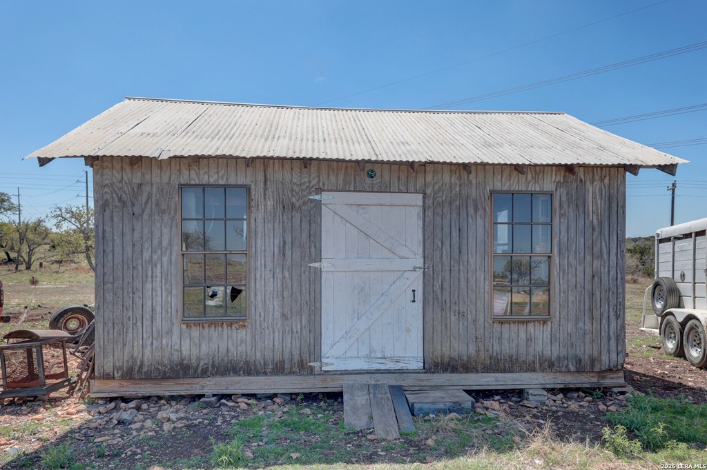 main property photo 27