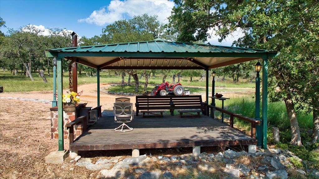 main property photo 34