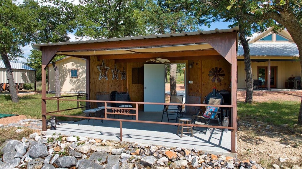 main property photo 36