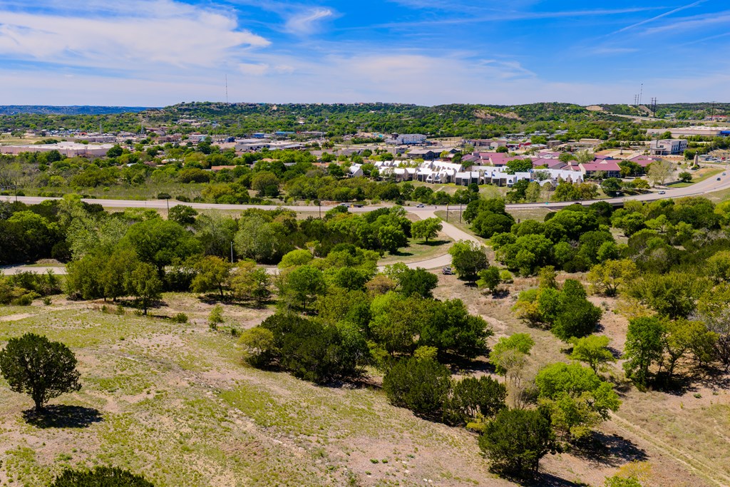 main property photo 11