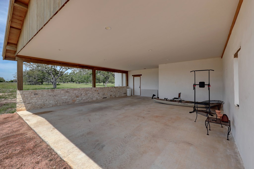 main property photo 40