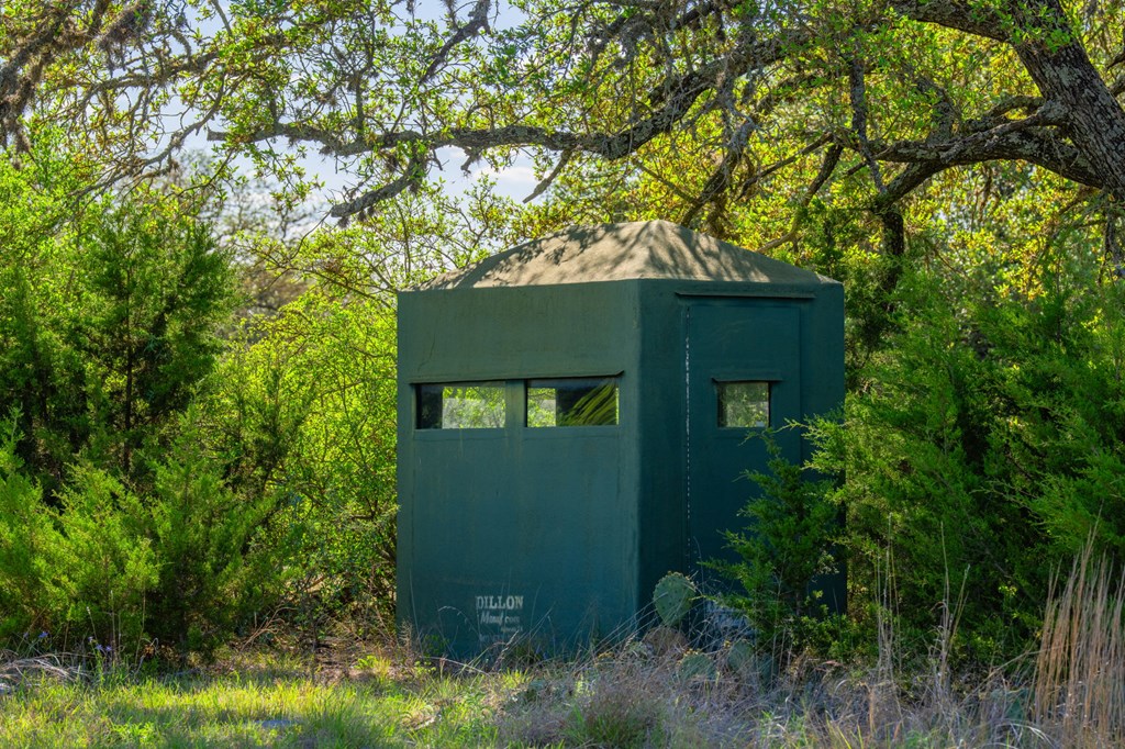 main property photo 32