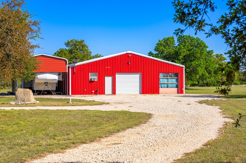 main property photo 40