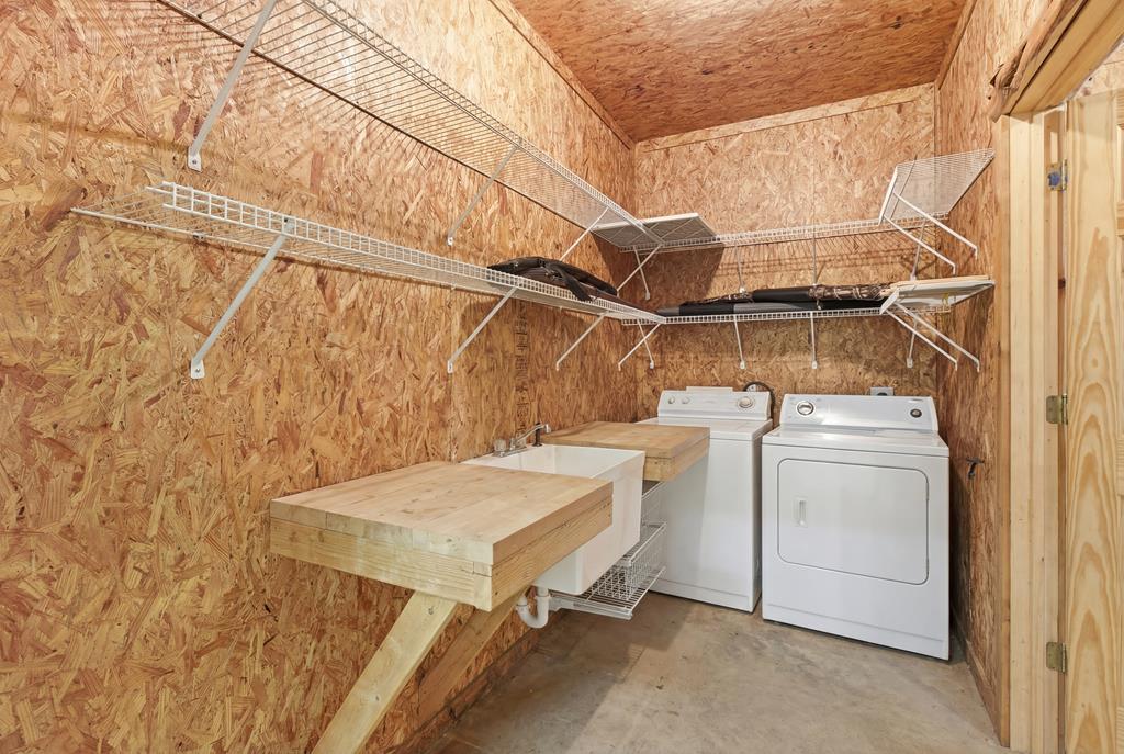 main property photo 50