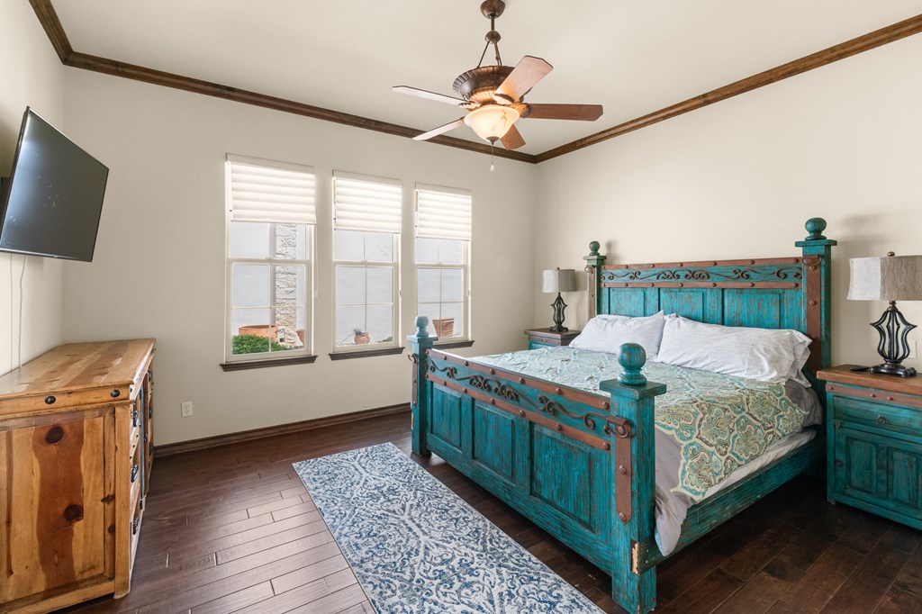 main property photo 8