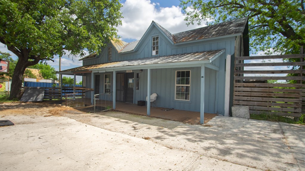 main property photo 6