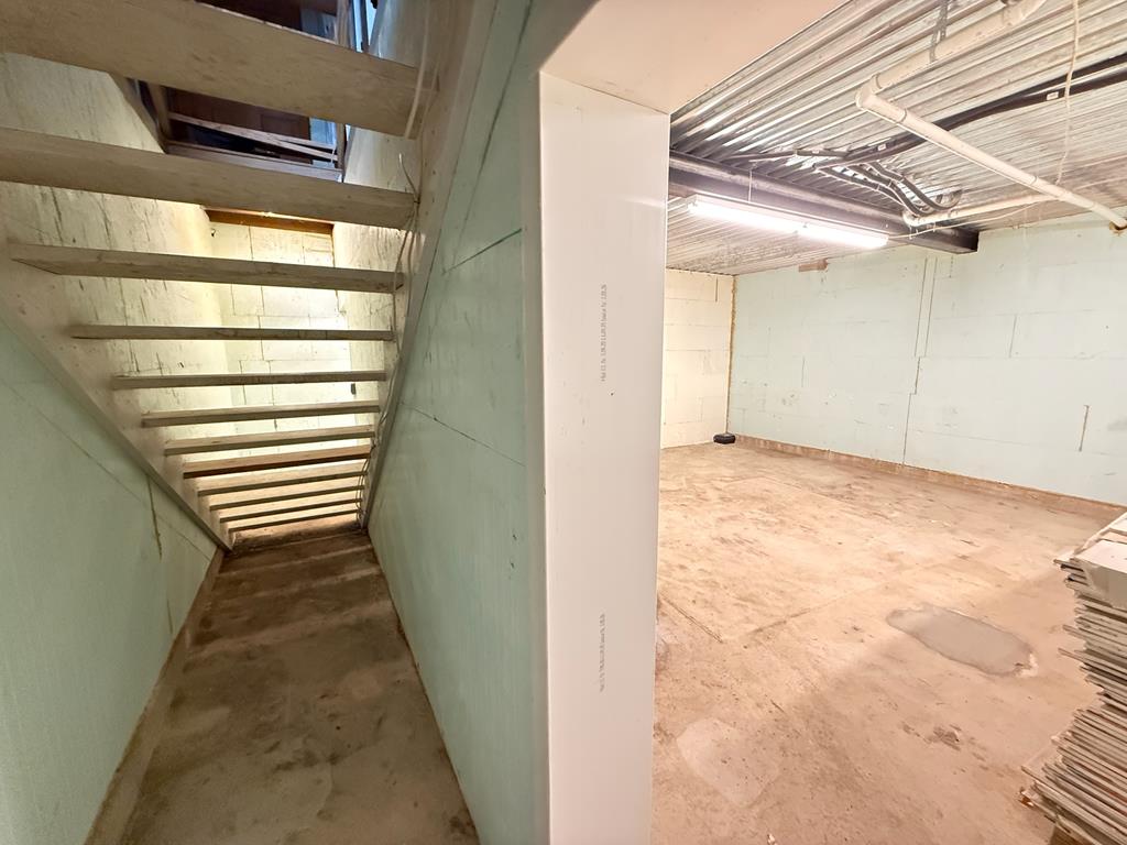 main property photo 57