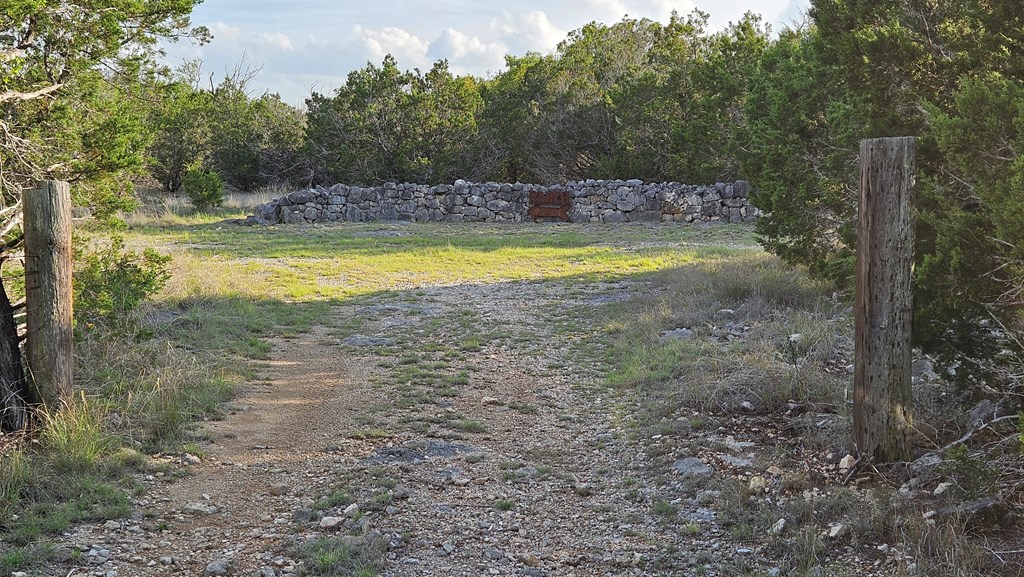 main property photo 34