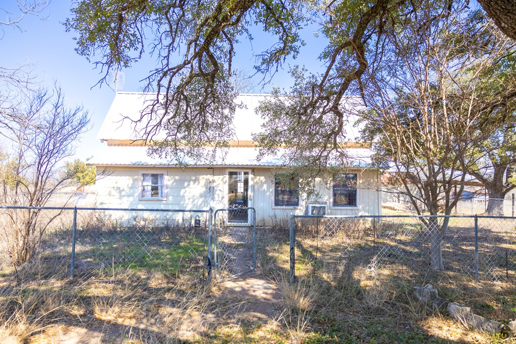 main property photo 39
