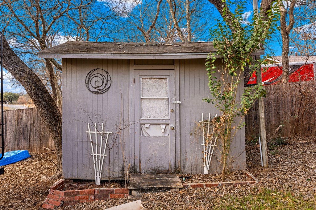 main property photo 16