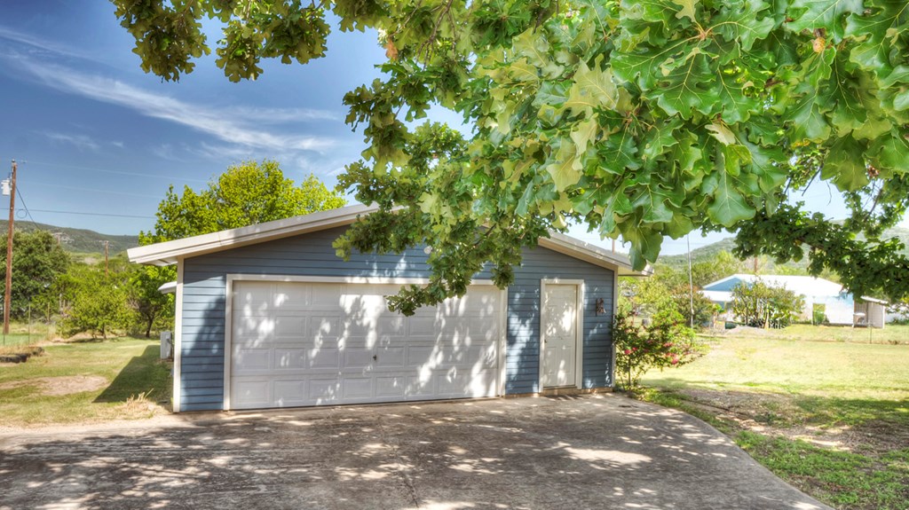 main property photo 11