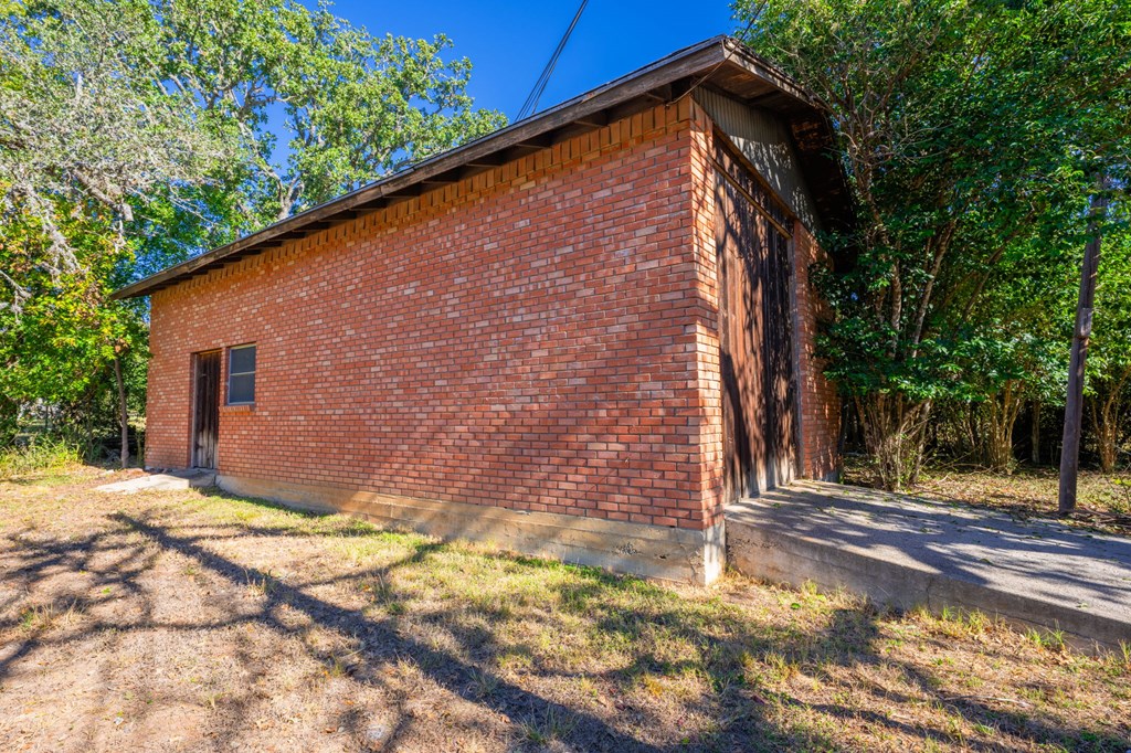 main property photo 19